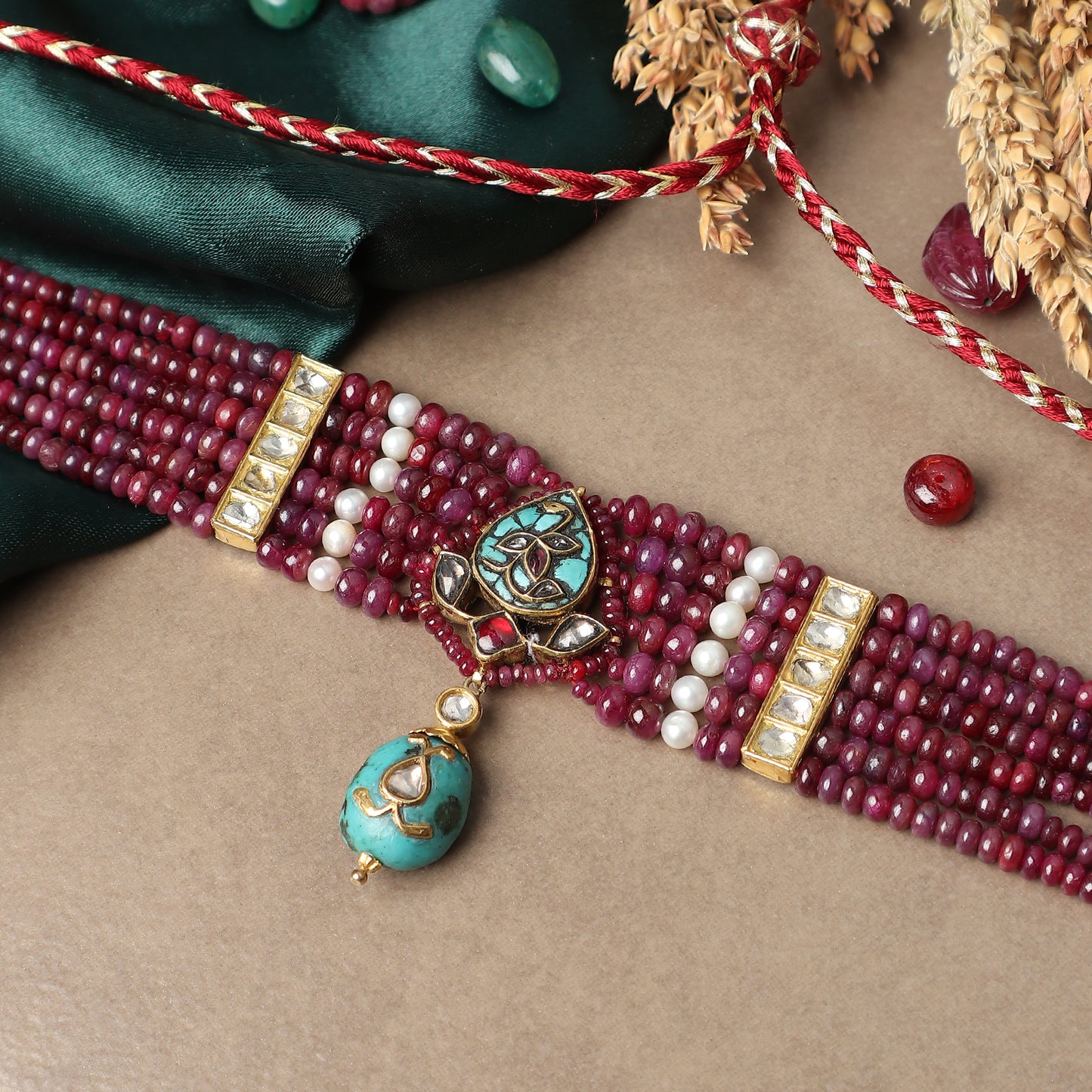 Akarshak Choker