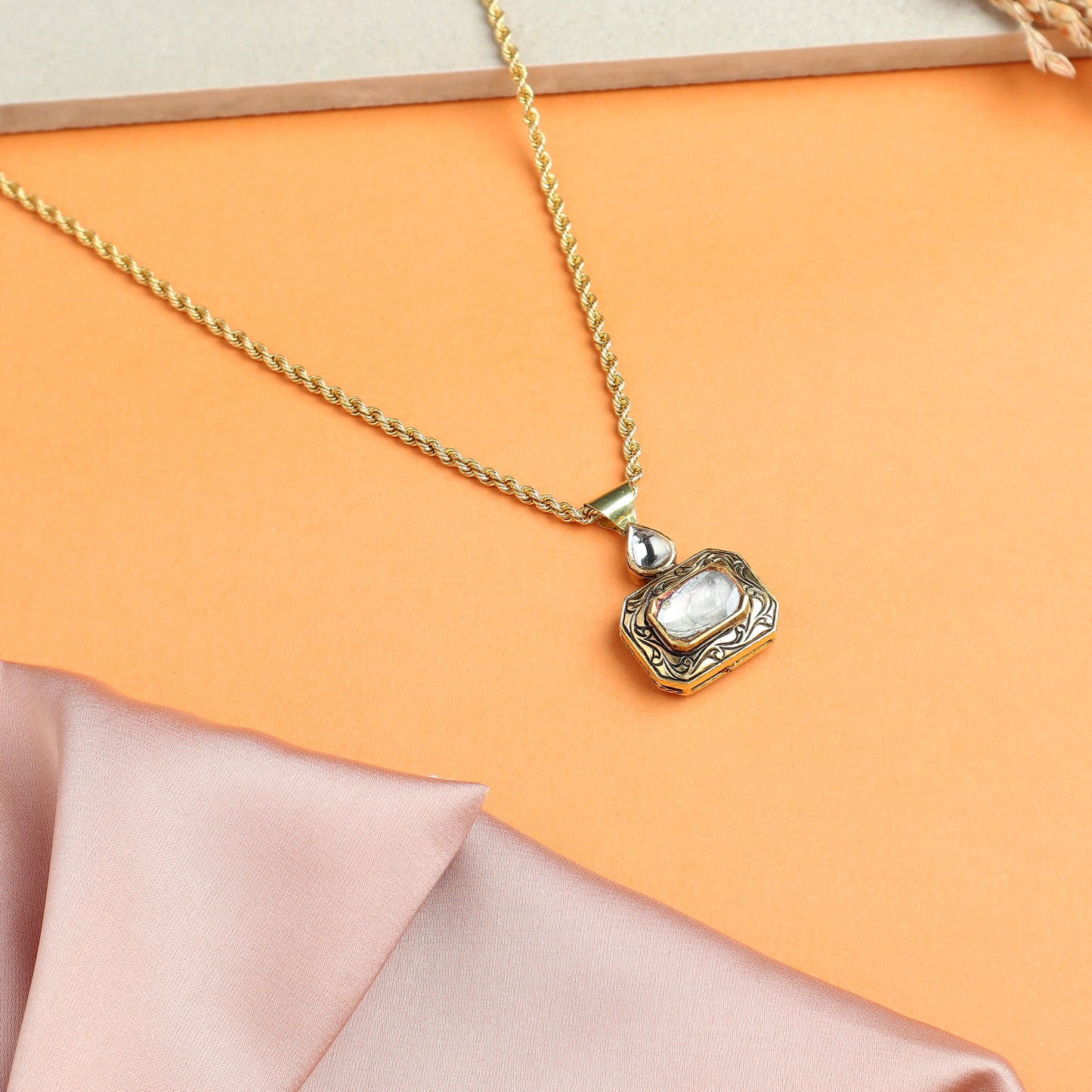 Kishwar Pendant