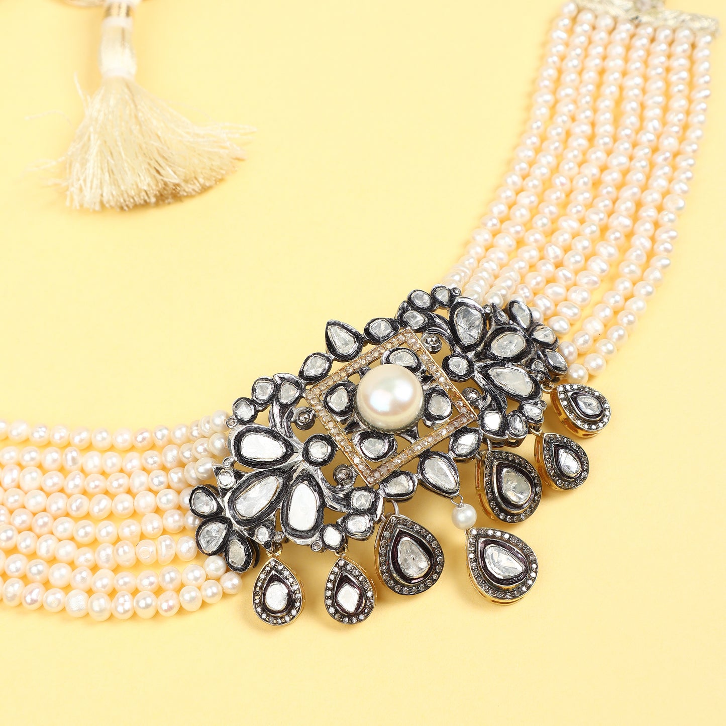 Gulistan Choker