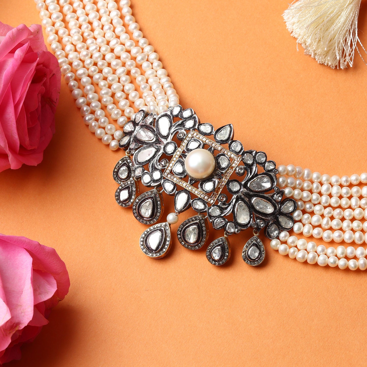 Gulistan Choker