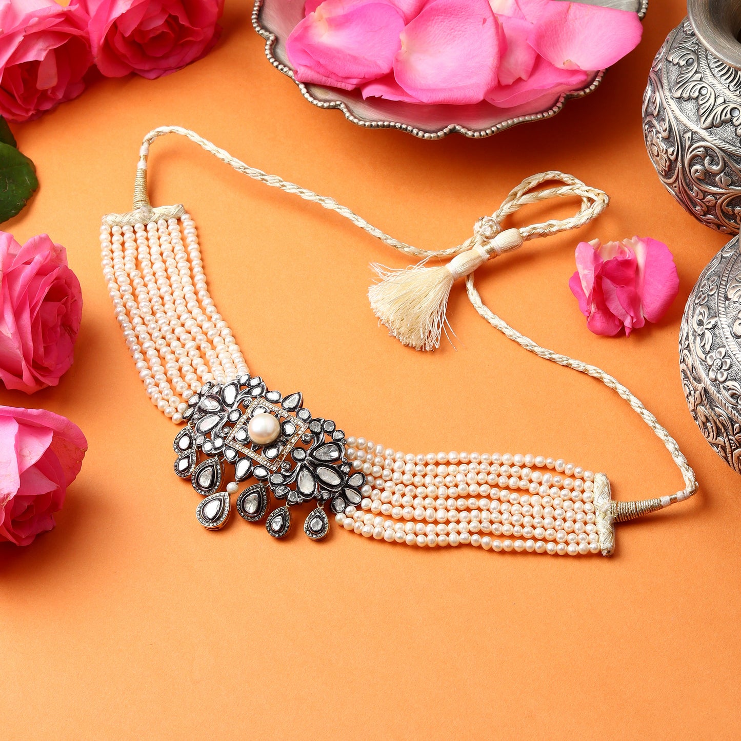 Gulistan Choker