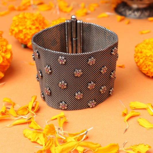 Nizami Cuff